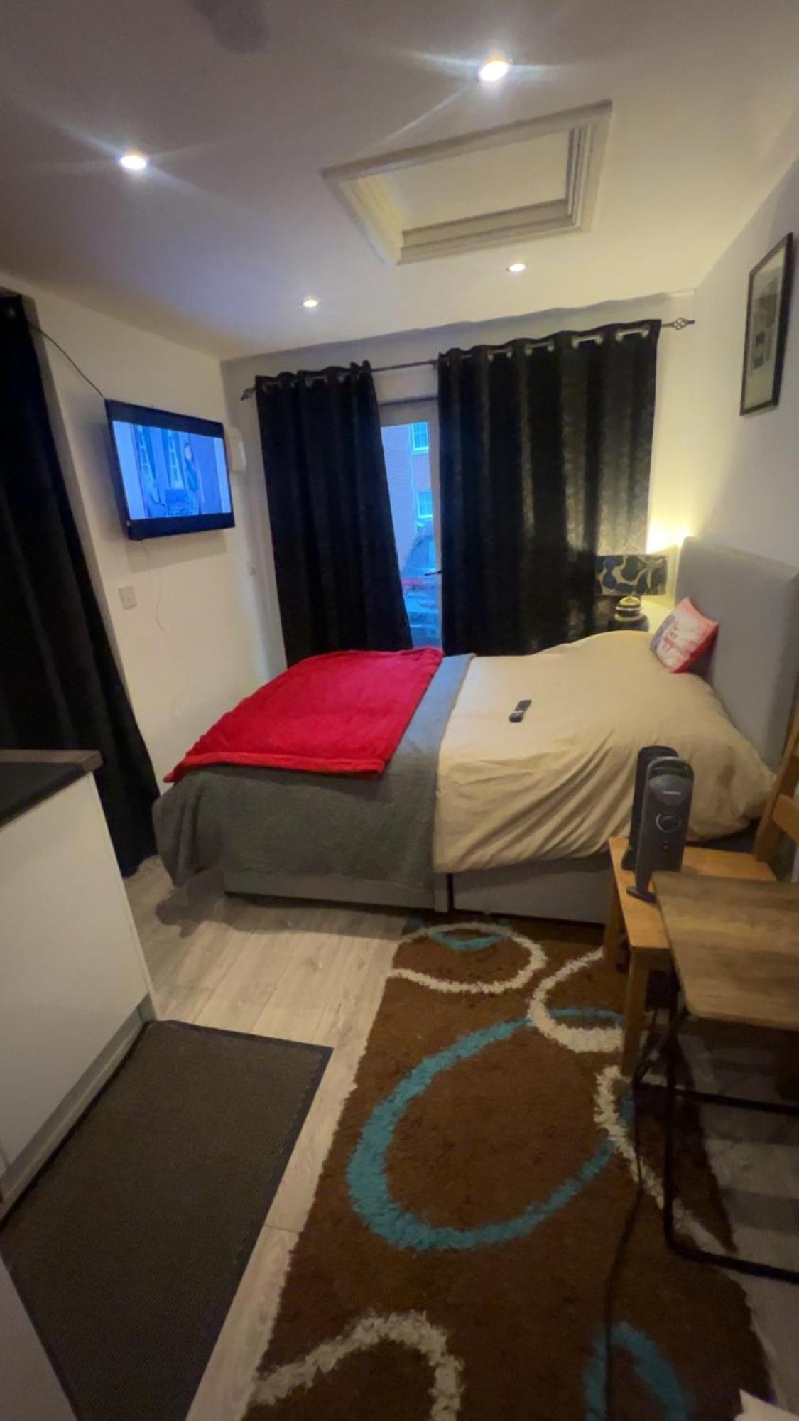 Cozy Small Studio Peterborough Eksteriør bilde